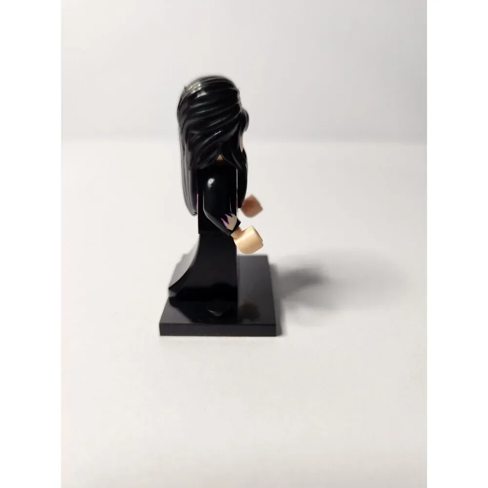 Custom Elvira Minifigure – Mistress of the Dark
